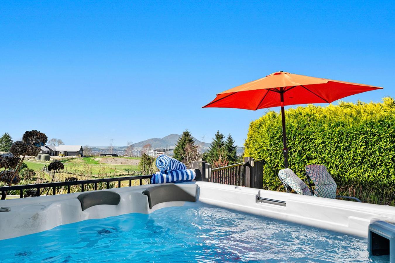 Mountviews Lodge Таупо Екстериор снимка