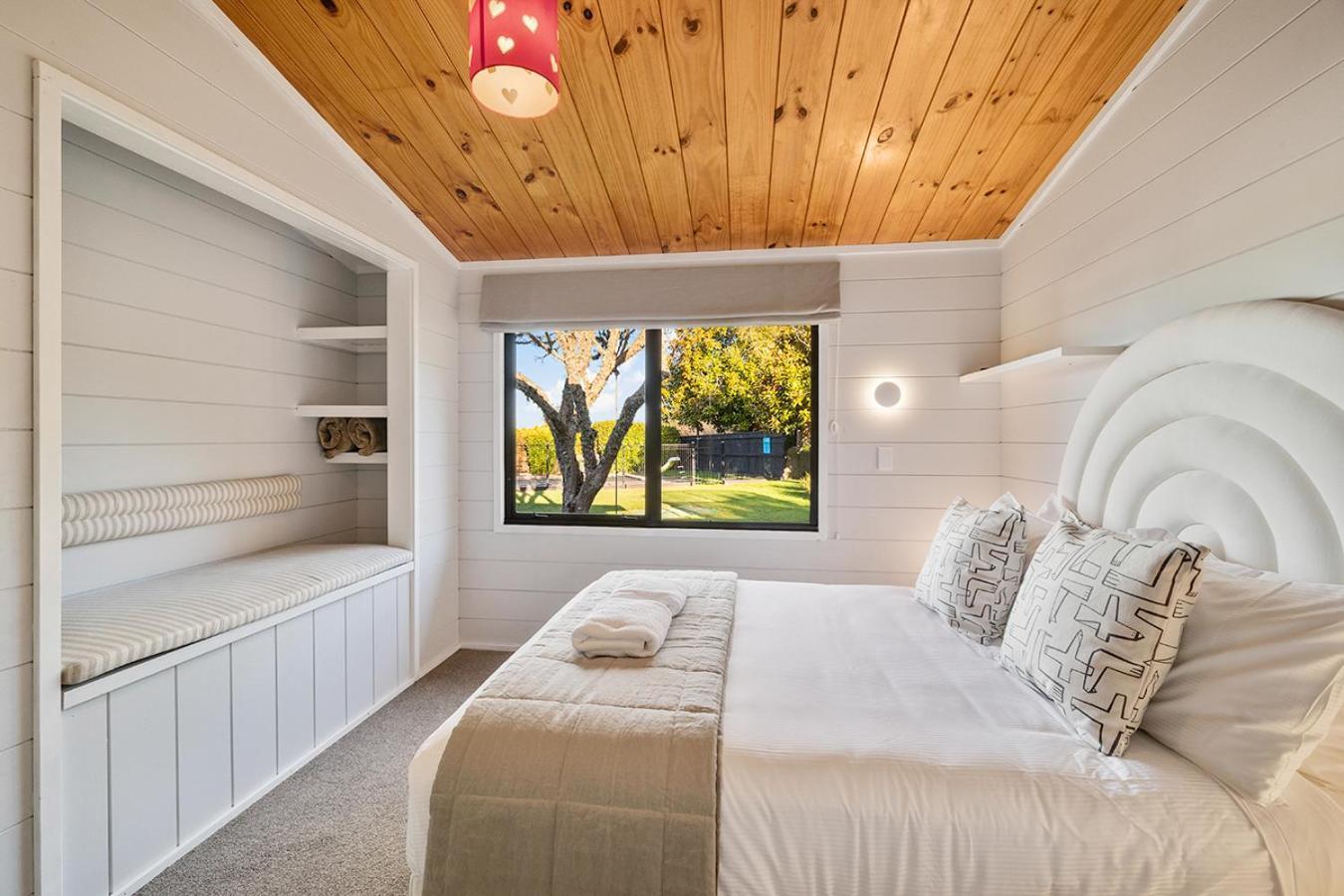 Mountviews Lodge Таупо Екстериор снимка