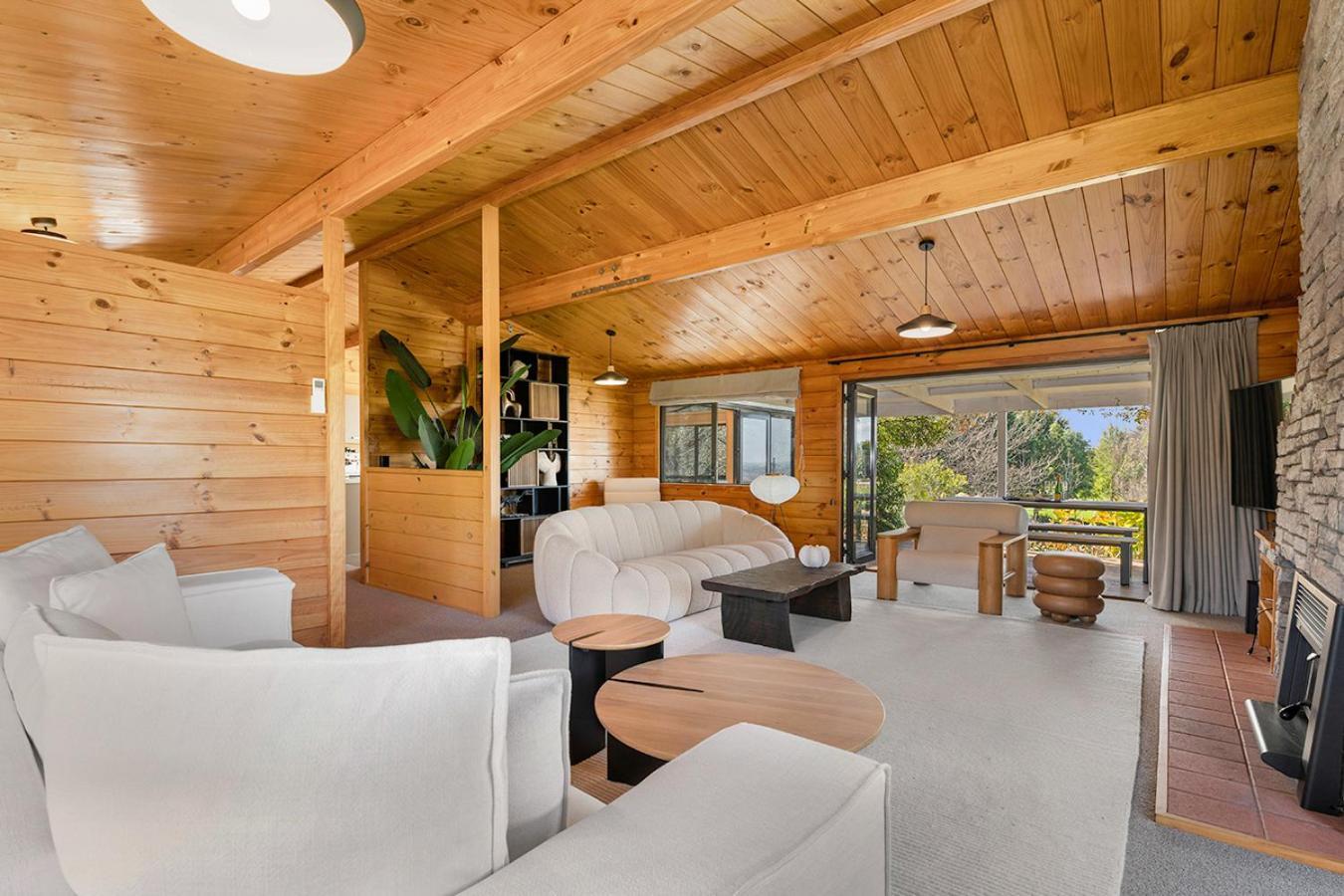 Mountviews Lodge Таупо Екстериор снимка
