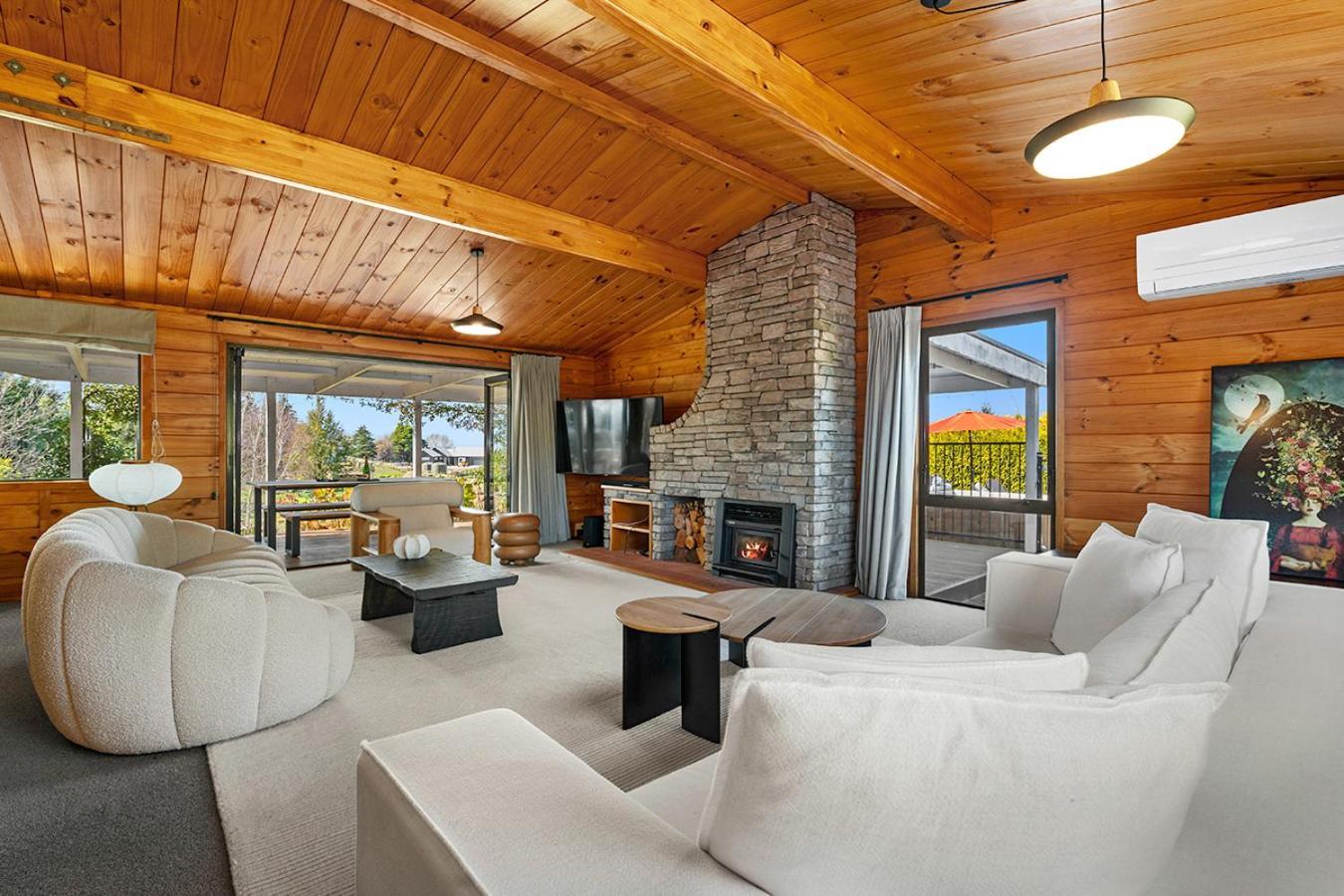 Mountviews Lodge Таупо Екстериор снимка