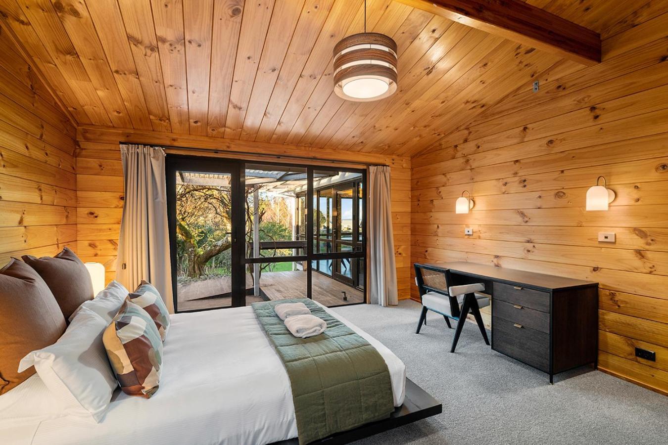 Mountviews Lodge Таупо Екстериор снимка